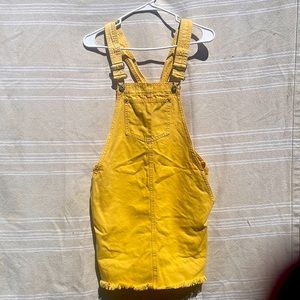 Short yellow overalls skirt, so cute!